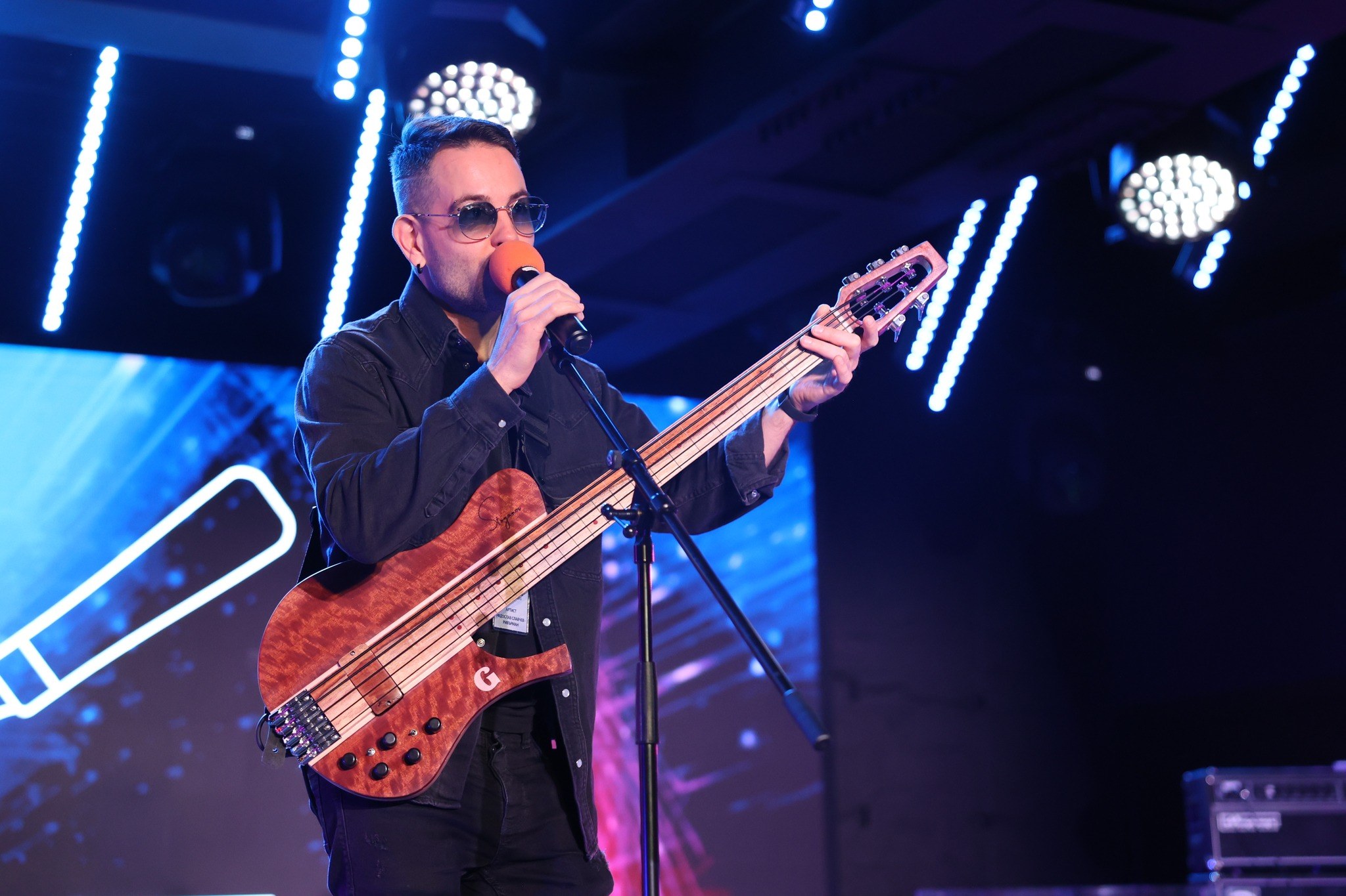 Ginger Fretless Bass