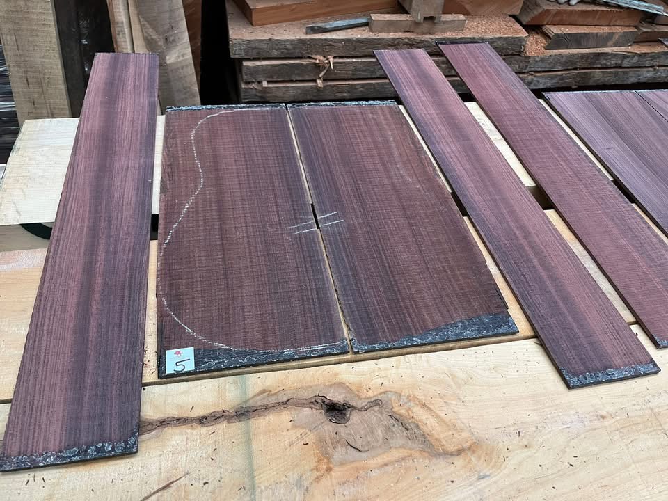 PREMIUM INDIAN ROSEWOOD
